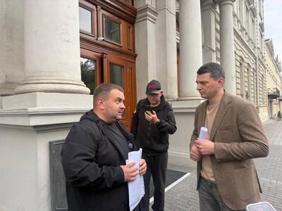 Андрій Закалюк спілкується з Андрієм Годиком