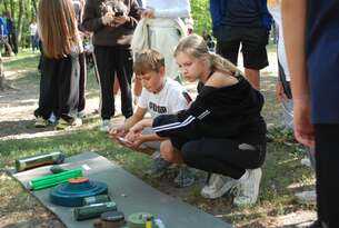 11009a10-afde-305x205.jpg