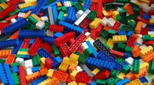 Презентація "Форми роботи з конструктором LEGO в групі продовженого дня"