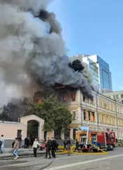 Влучання по будівлі Національної академії наук