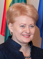 https://upload.wikimedia.org/wikipedia/commons/7/72/Dalia_Grybauskait%C4%97_2012-06-13_%281%29.jpg
